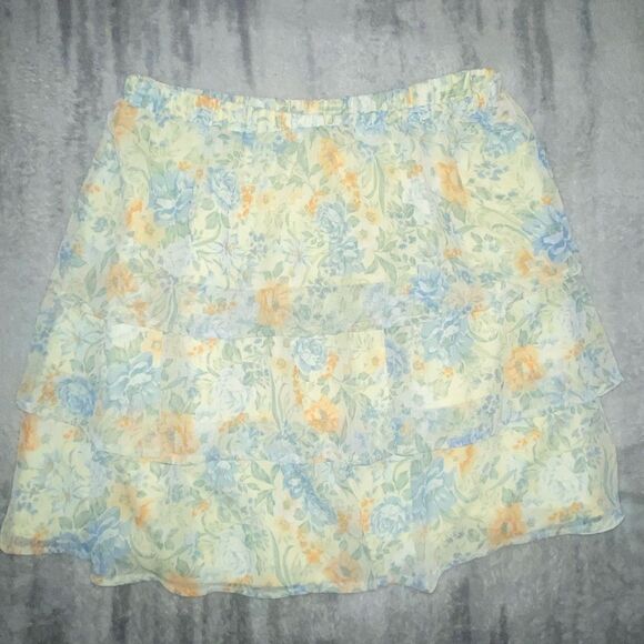 NWTs Lost + Wander Mountain Bloom Tiered Miniskirt Size Medium - Picture 6 of 13